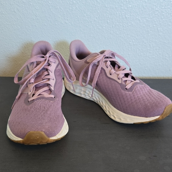 New Balance Fresh Foam Arishi V4 Running Shoe Size 7 - Picture 1 of 10